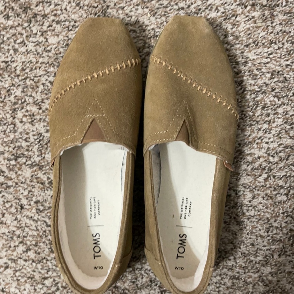 Brand new Tom’s shoes